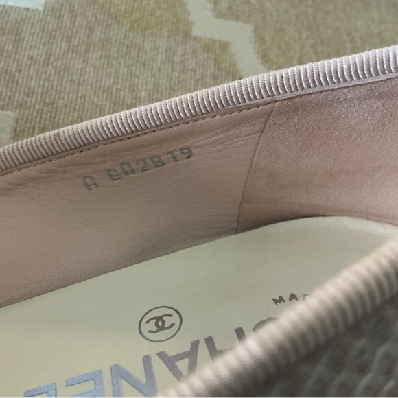 Chanel Black and Pink Ballet Flats - Picture 4 of 7